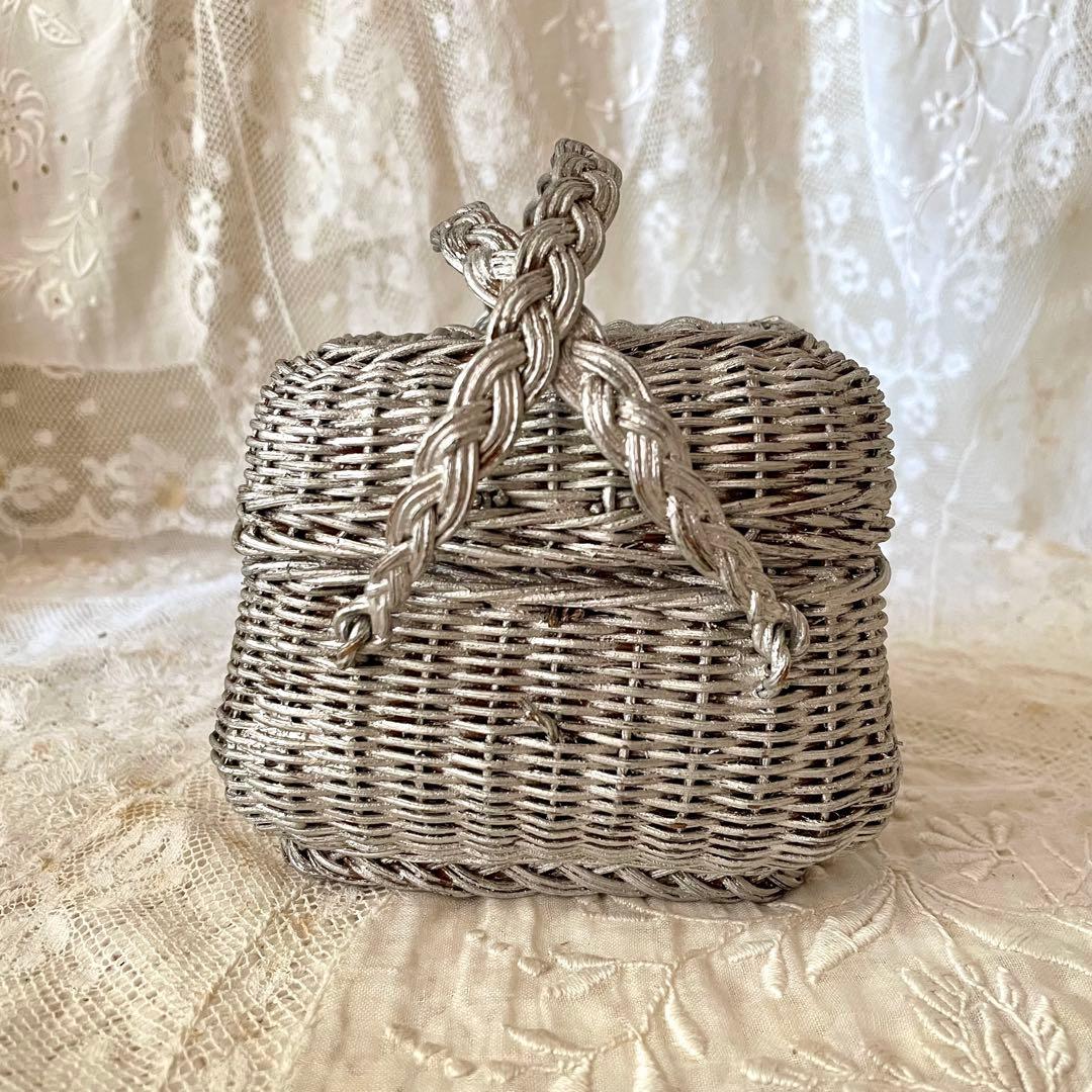 ドールパニエ　銀色　シルバーフランスアンティーク 人形用 ミニカゴ 籠 かご