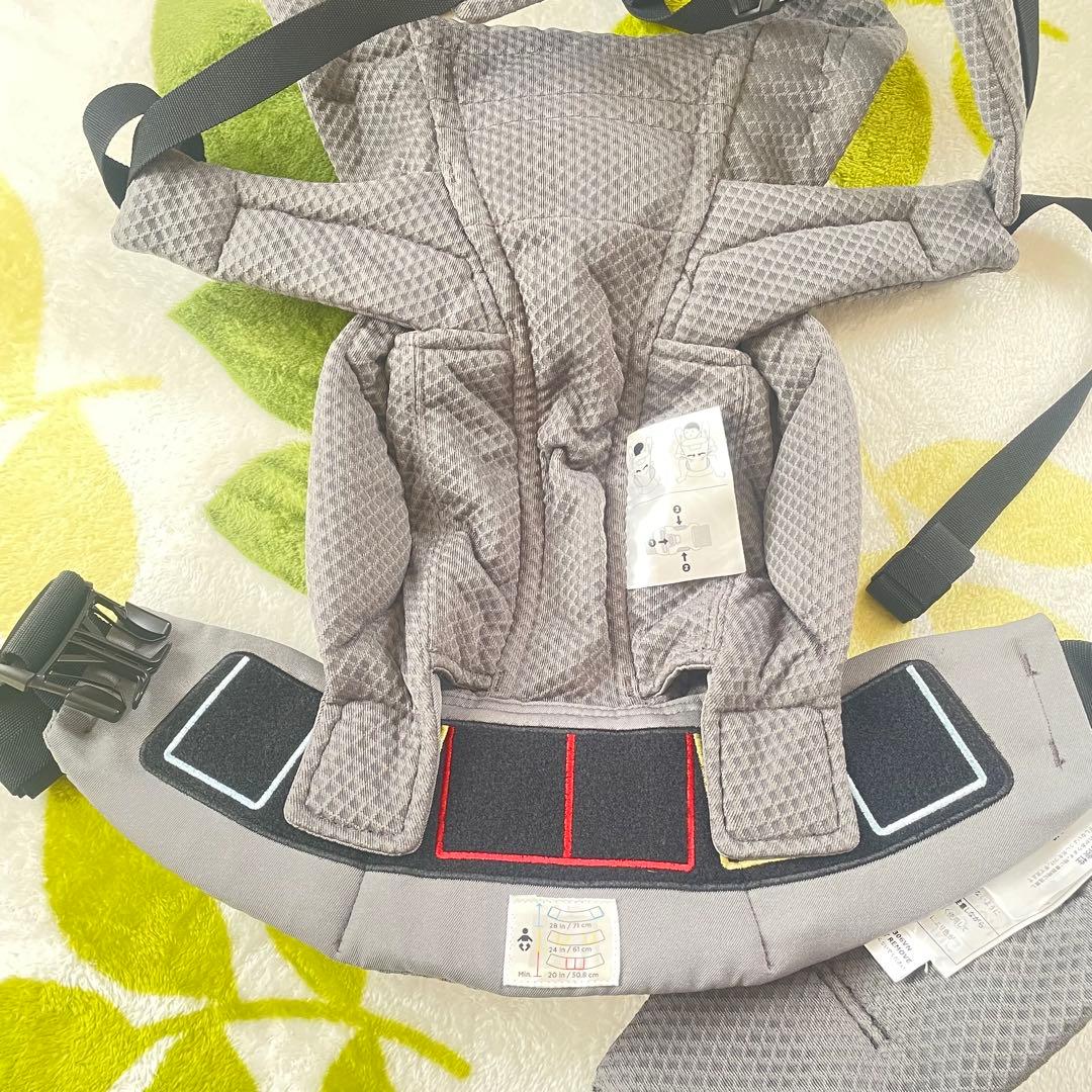 Ergobaby オムニブリーズ　エルゴ　抱っこ紐　グレー　前向き