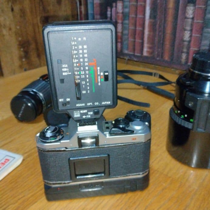 セール！一眼レフカメラ　替えのレンズ　三脚　フラッシュ　フルセット