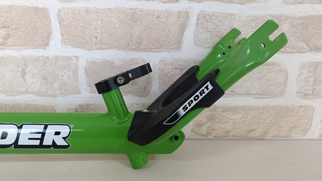 珍しい箱付きです！　ストライダー 本体 グリーン