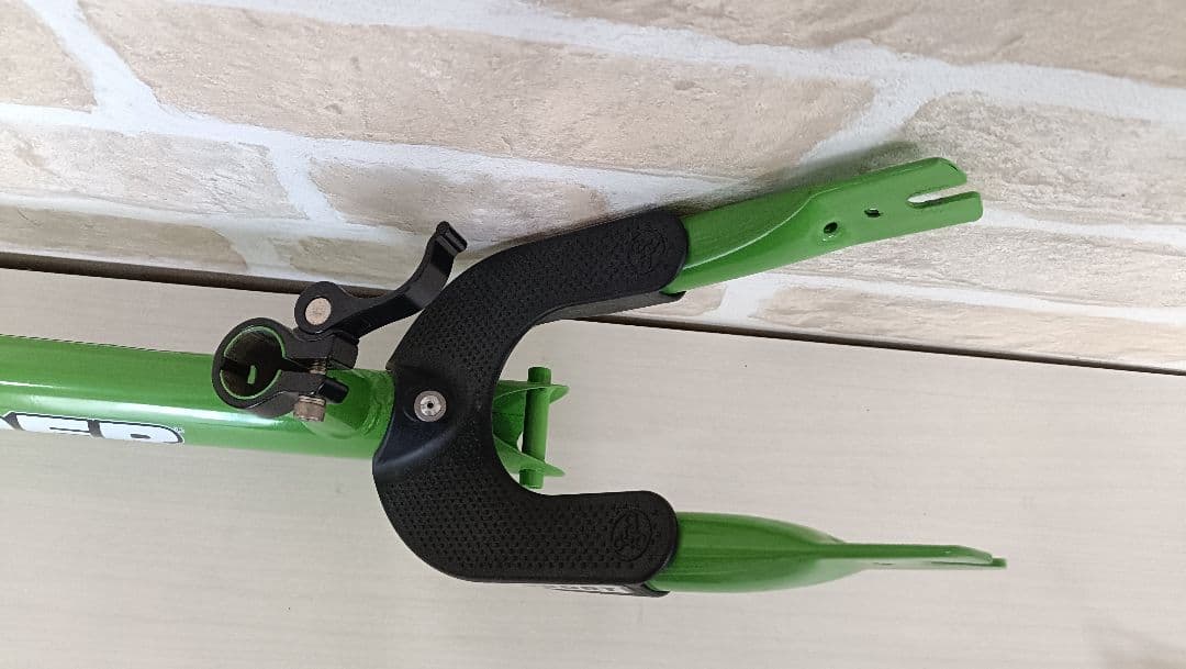 珍しい箱付きです！　ストライダー 本体 グリーン