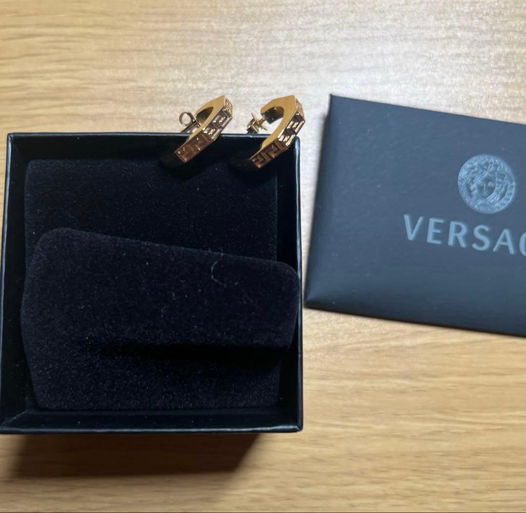 正規品 VERSACE 両耳ピアス 箱付き