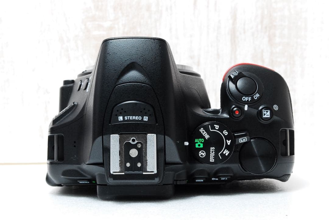 ❤️美品❤️ショット数少❤️Wi-Fi搭載❤️ダブルレンズ Nikon D5600