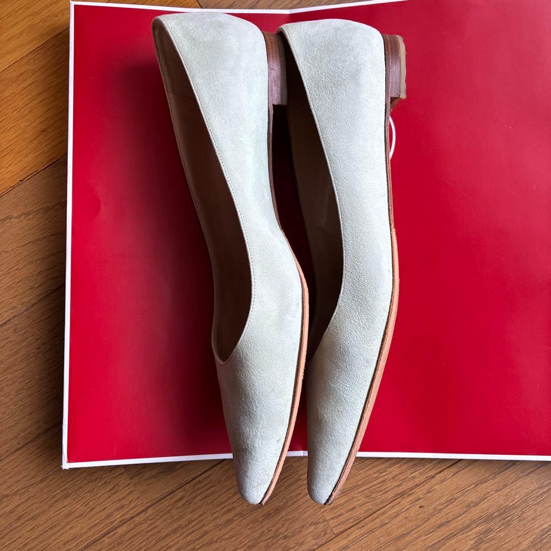 m*m様 Manolo Blahnik ライトグレー フラットシューズ
