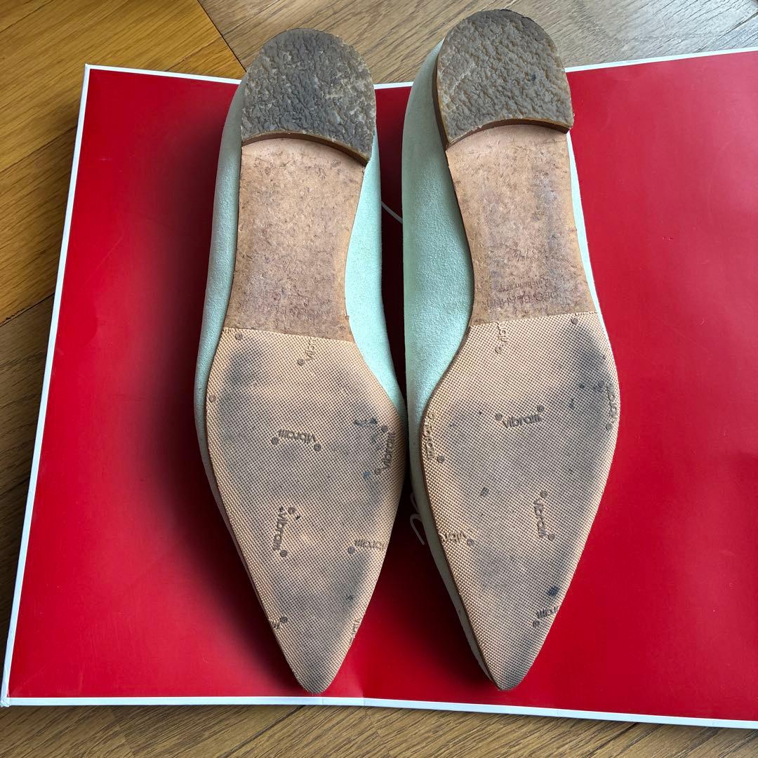 m*m様 Manolo Blahnik ライトグレー フラットシューズ