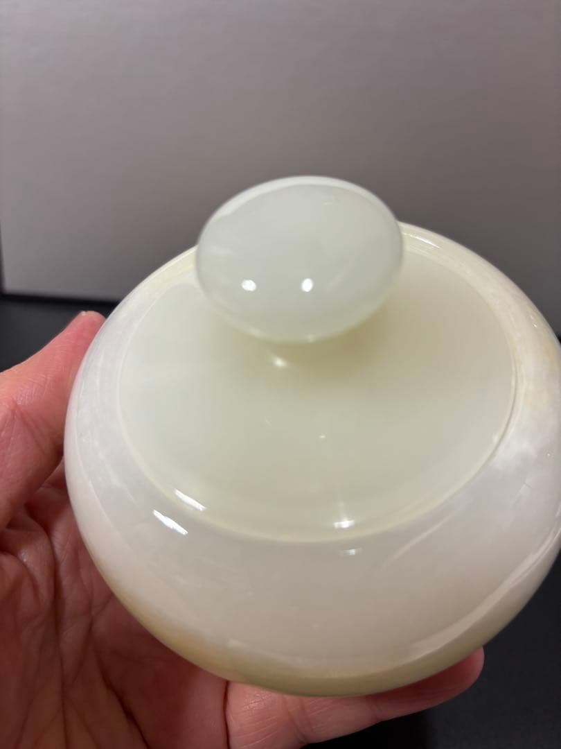 アフガンジェイド　蓋付き壺　630g 天然石の壺