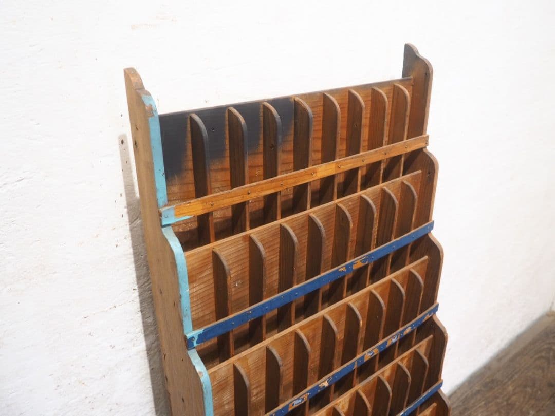 1230　昭和レトロな木製ラック　飾り棚　収納棚　ケース　小物入れ　ヴィンテージ