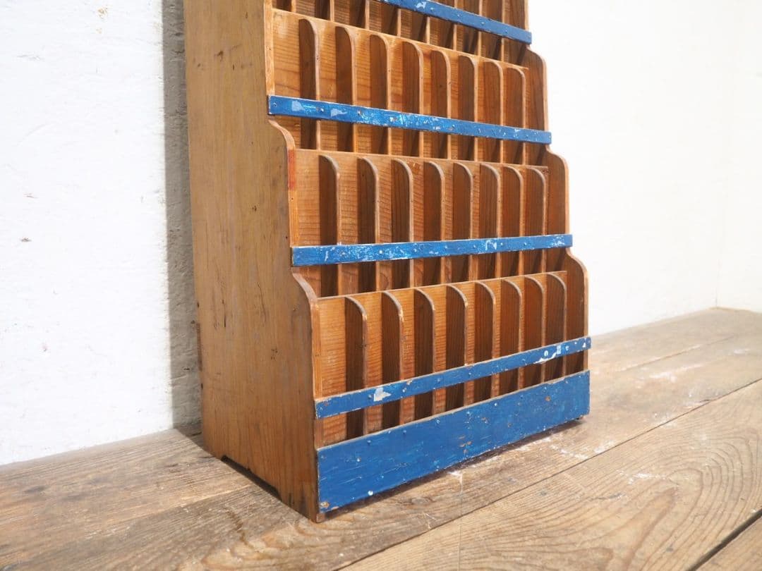 1230　昭和レトロな木製ラック　飾り棚　収納棚　ケース　小物入れ　ヴィンテージ