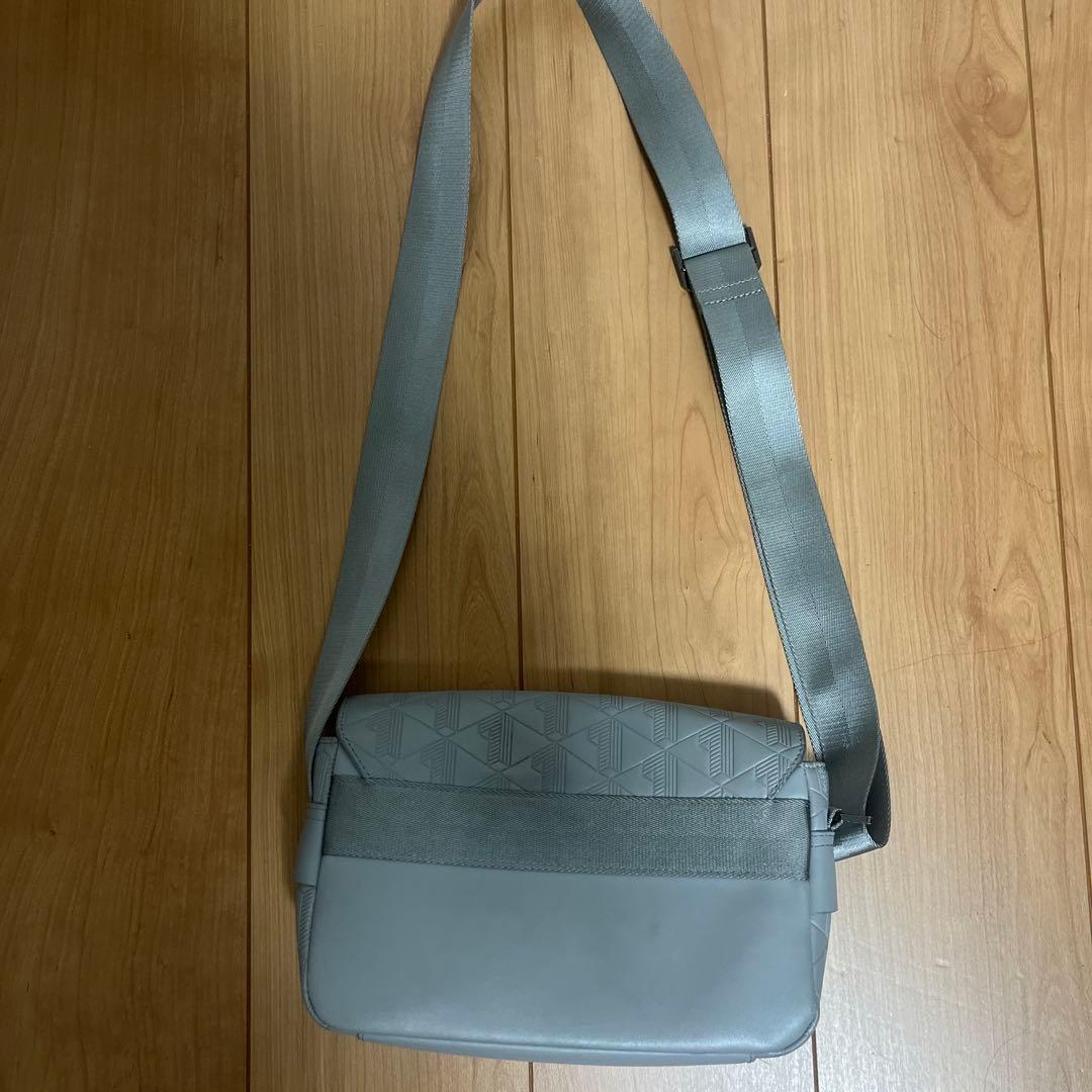 LACOSTE 幾何学模様 ショルダーバッグ グレー