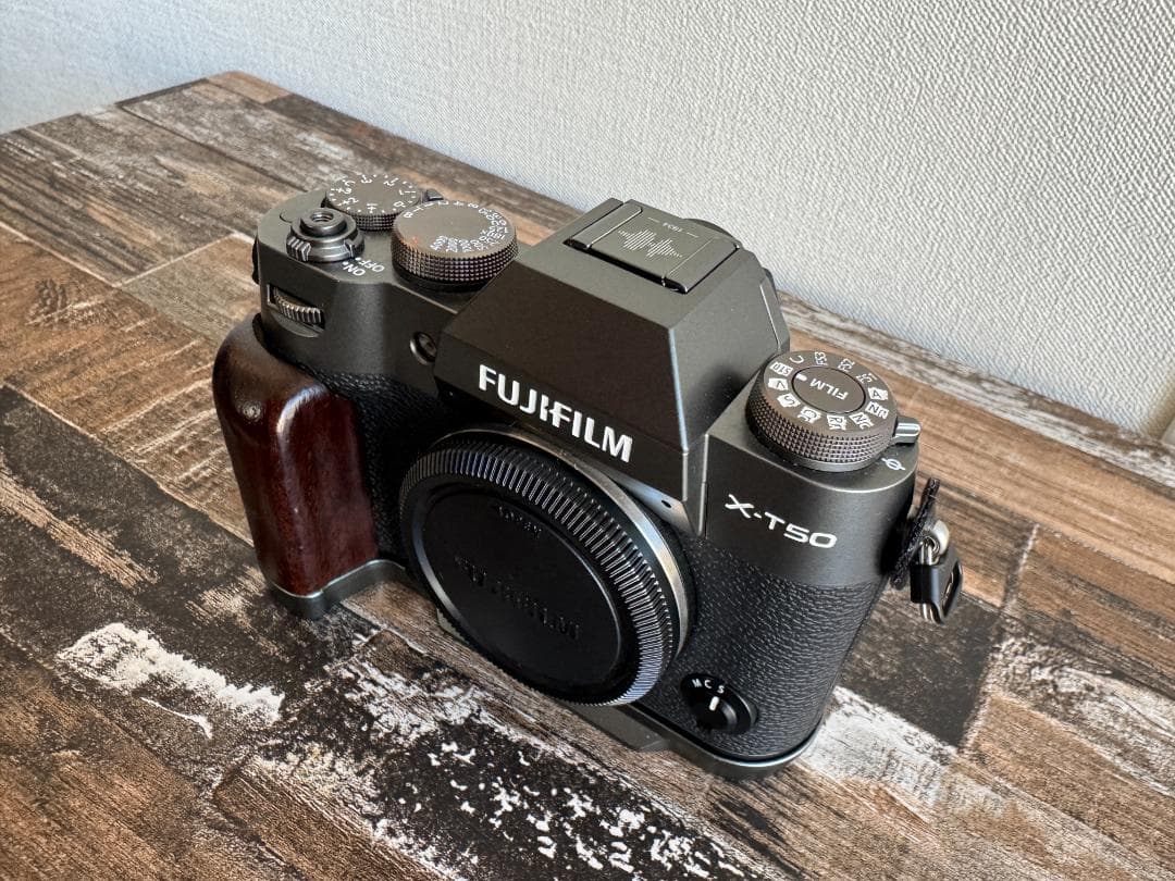 【美品】限定カラー FUJIFILM X-T50 ボディ チャコールシルバー