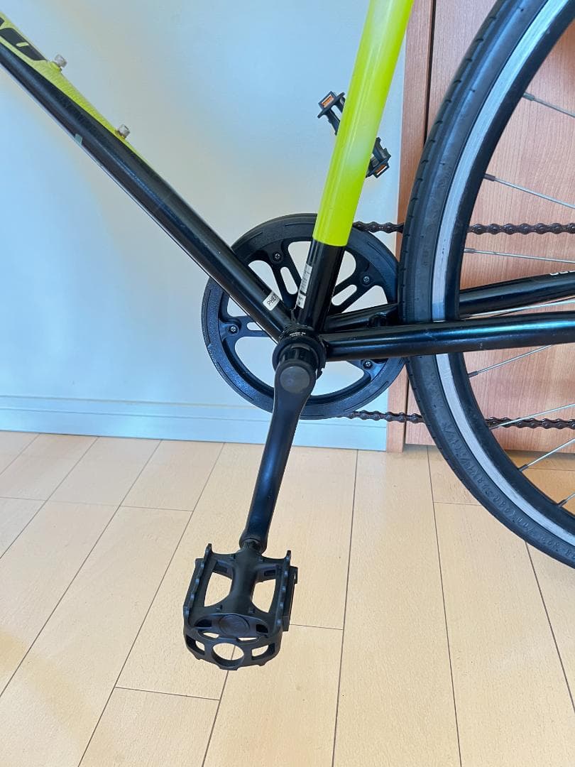 PHERKAD（フェルカド）クロスバイク　白系　シマノ外装6段変速　引取専用