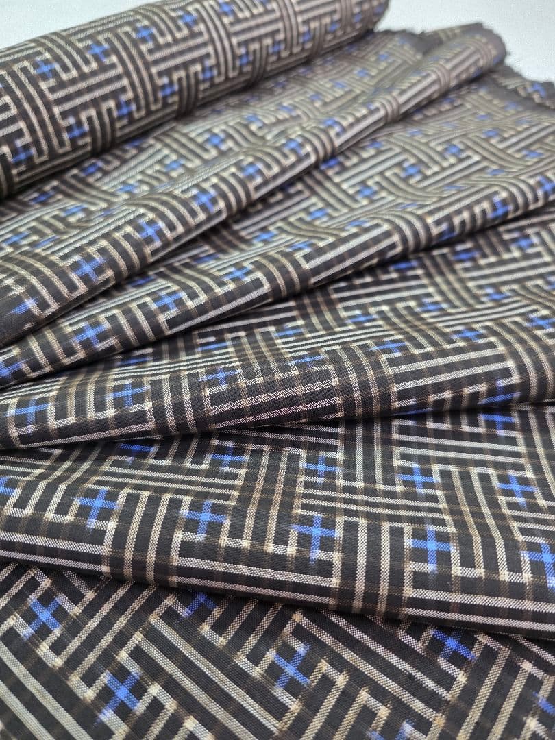 【秋名バラ】【青6玉】 希少 本場奄美大島紬 新古品 龍郷 反物