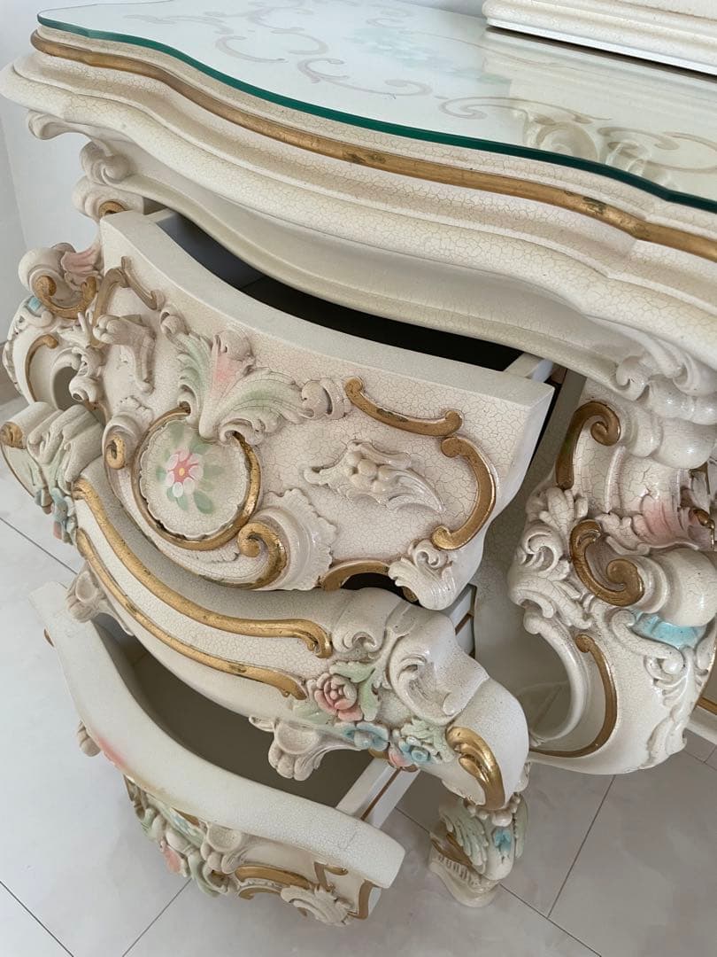 お値下げ‼️‼️高級イタリア家具.美品.ゴルチャコ&シリック