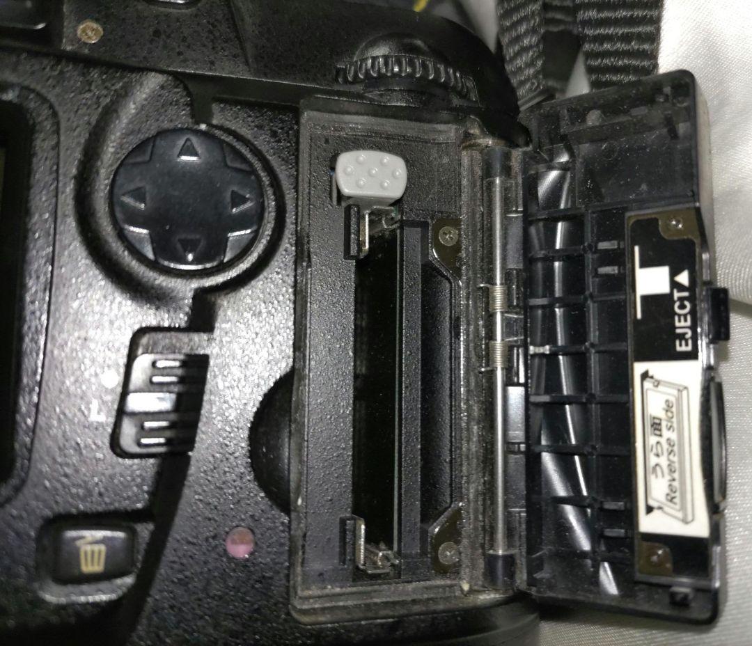 Nikon D70 デジタル一眼レフカメラ ニコン レンズ2本付