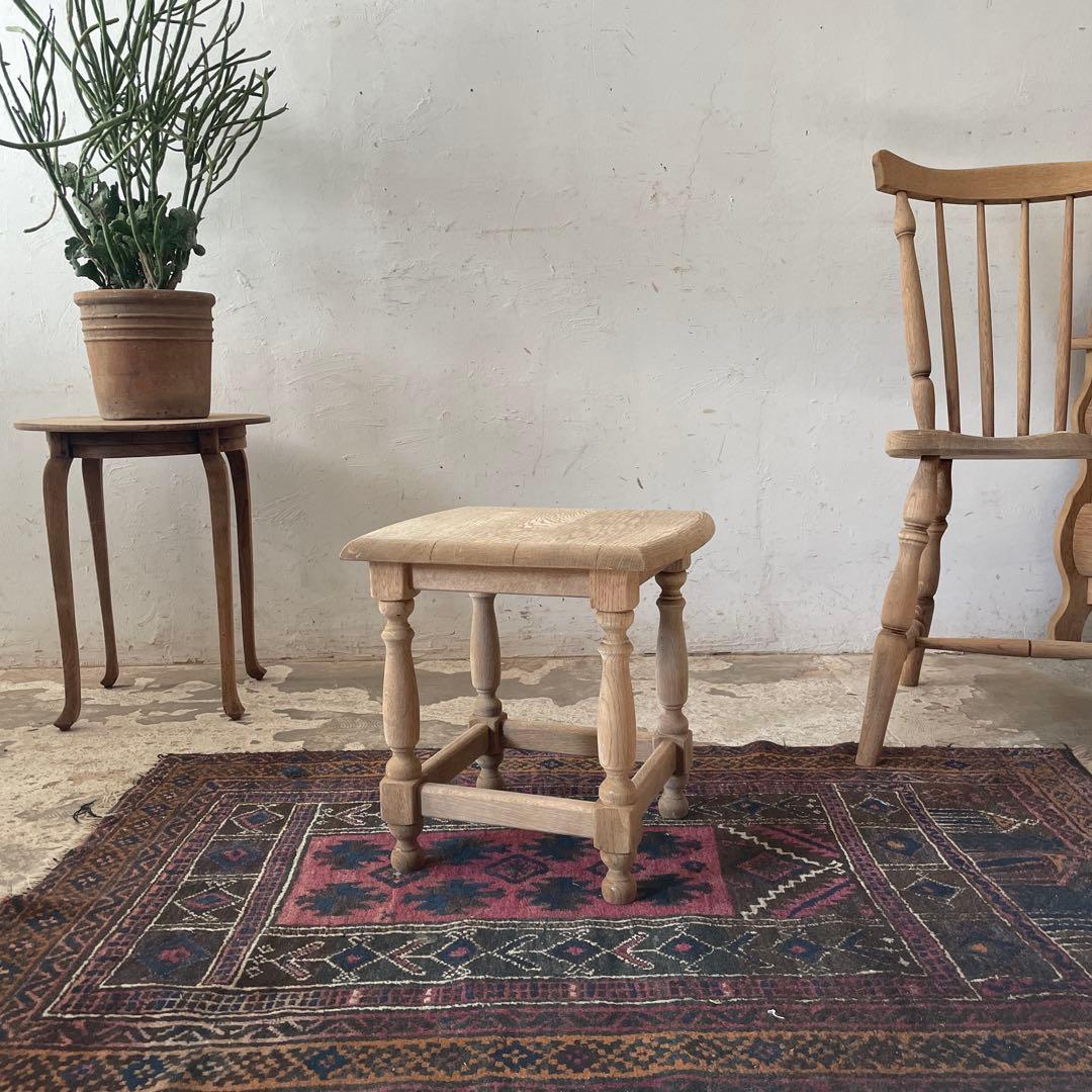 ビンテージ　サイドテーブル ベッドサイドテーブル　小　剥離