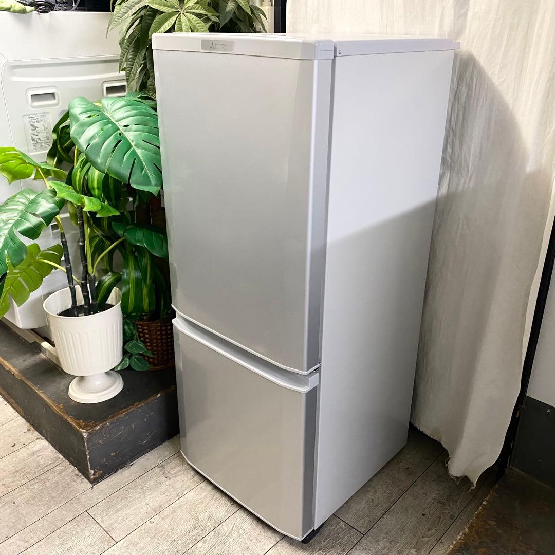 もも*⋆！ラウンドカットでシンプルにカッコいい！2ドア冷凍冷蔵庫146L