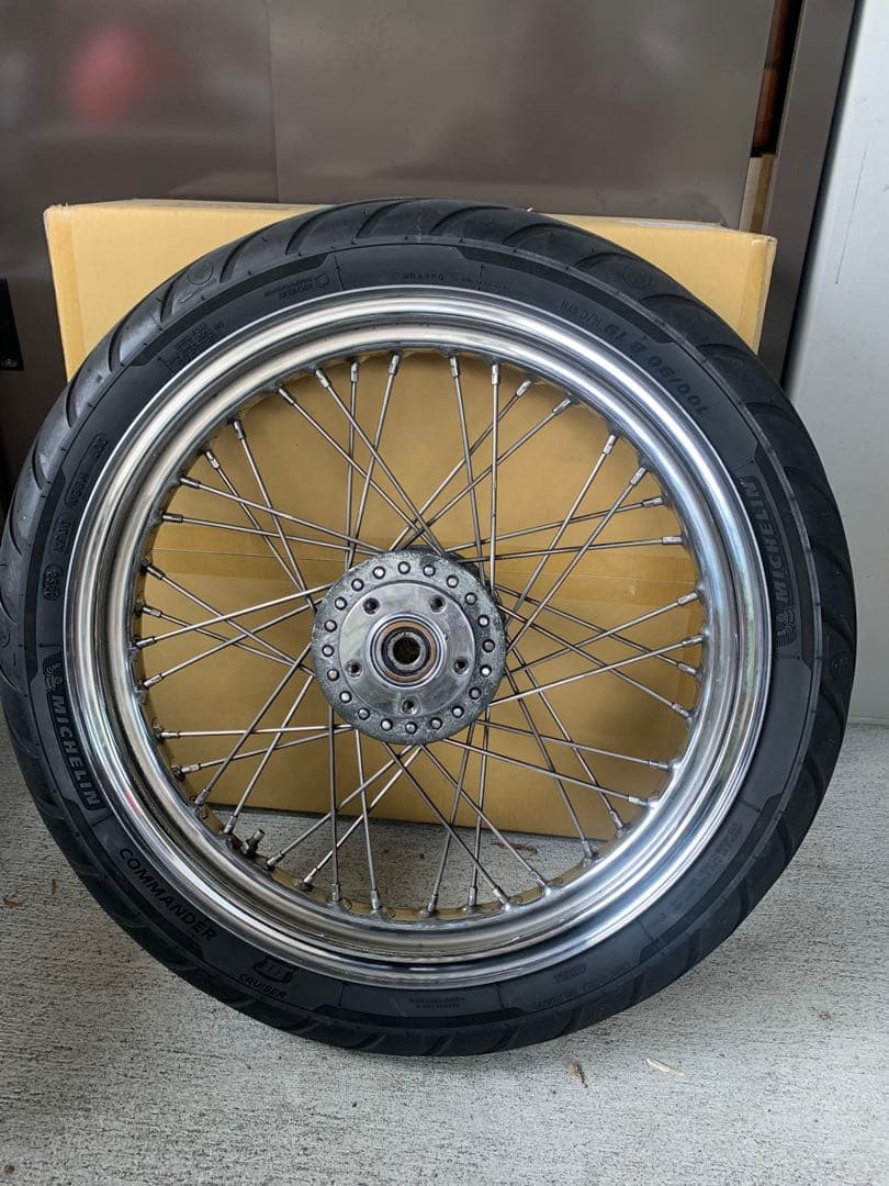 ハーレーフロントホイール19インチ