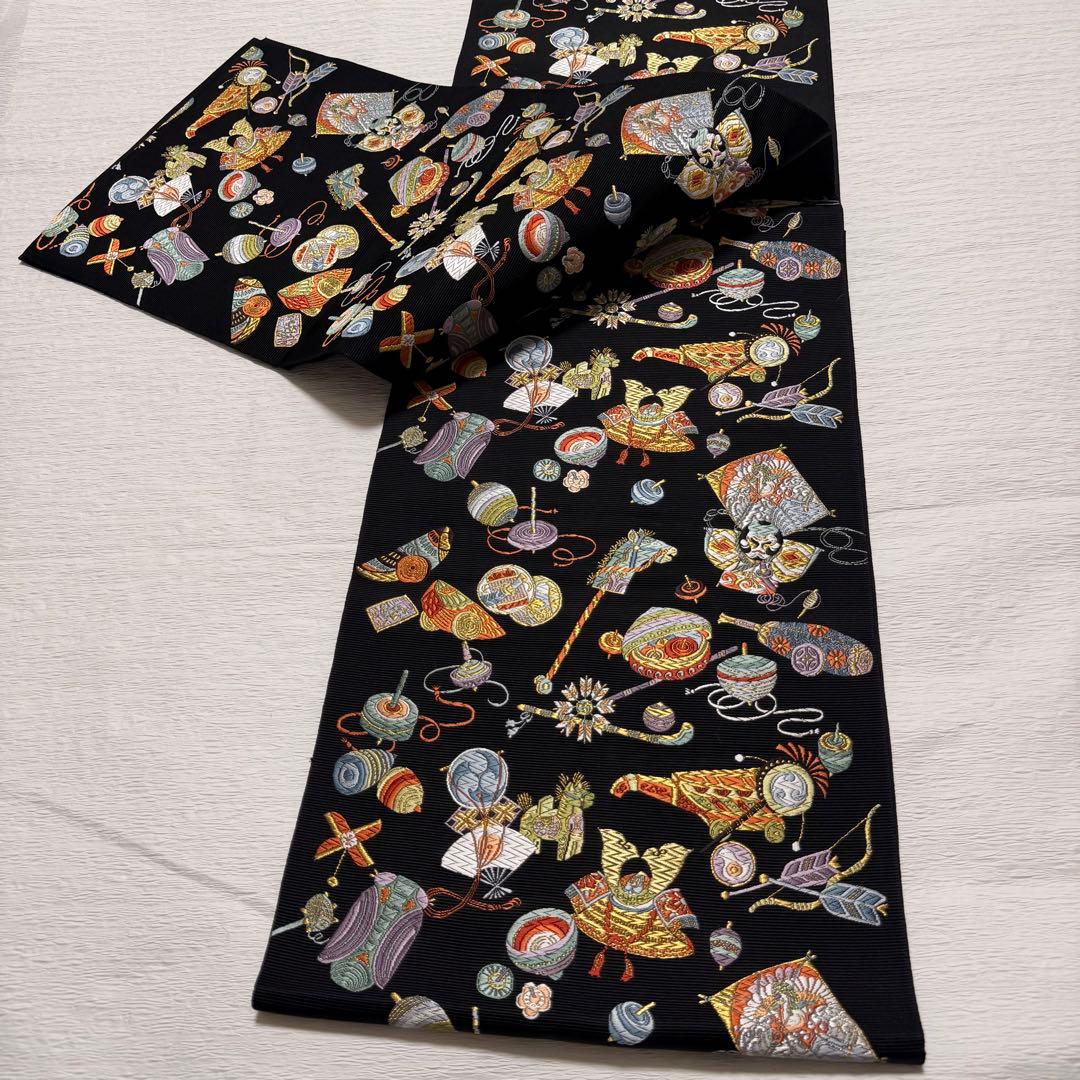 m-62 西陣 山下織物 遠野物語 袋帯 唐織 正絹 黒地 美品