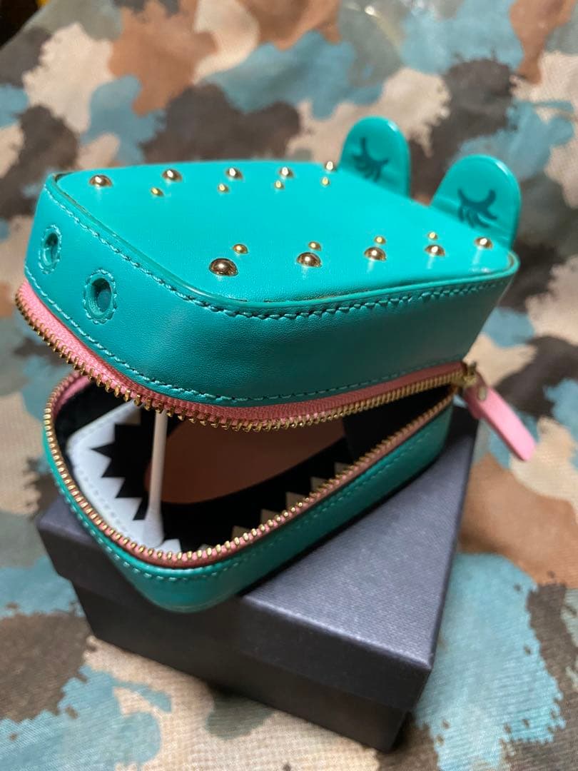 ターコイズ色の耳付きアクセサリーケース