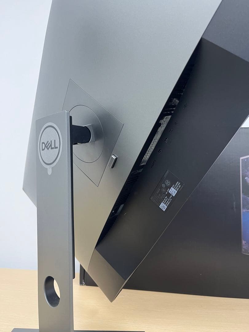 [極美品]DELL U2720Q 27インチ 4Kモニター 204時間 低使用