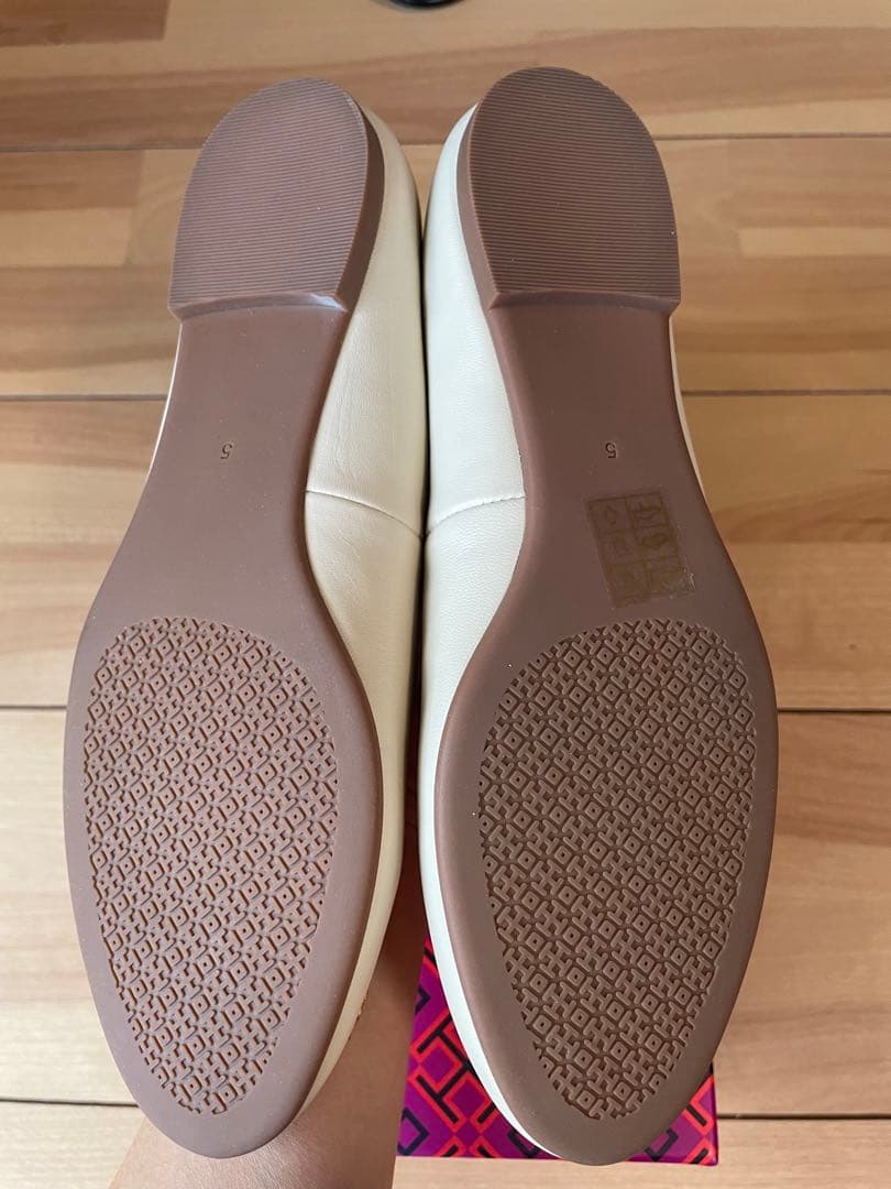 【専用】Tory Burch ホワイト フラットシューズ