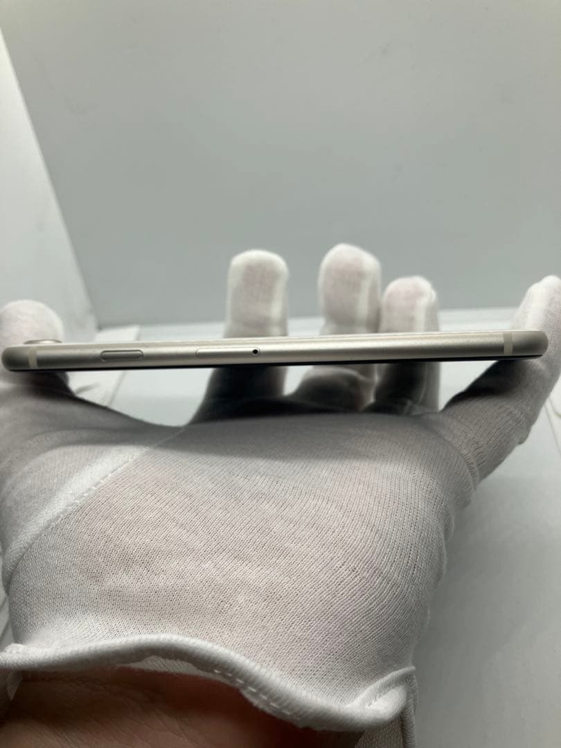 美品 バッテリー100% iPhone SE 第3世代 SIMフリー