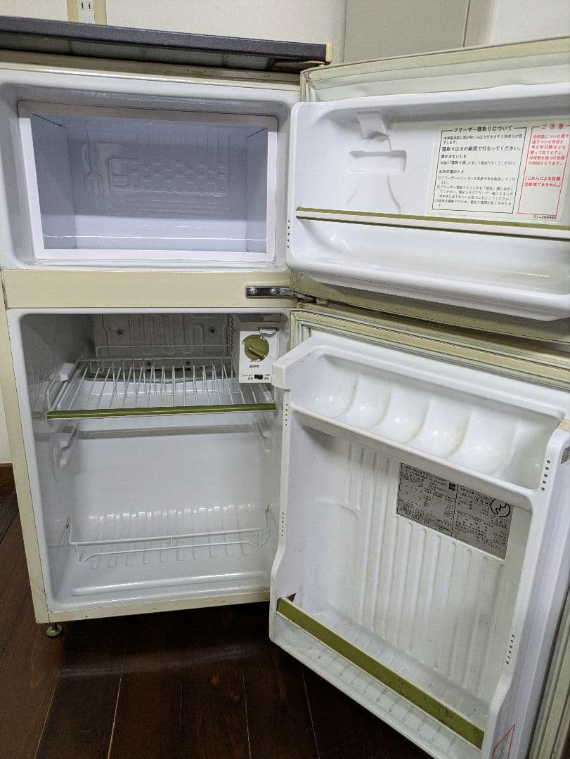 西*ン様 ミニ冷蔵庫 イラスト付き ホワイト