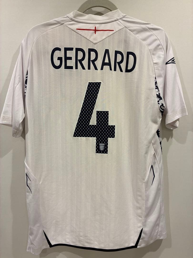 ジェラード　イングランド代表　ユニフォーム