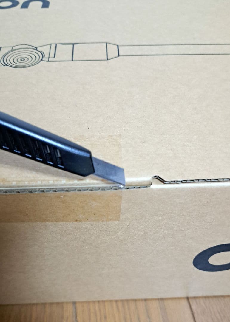 新品未使用　Dyson V8 Fluffy Extra ダイソン