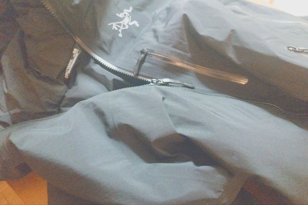 アークテリクス　ベータインサレーテッドジャケット　ブラック　Мサイズ