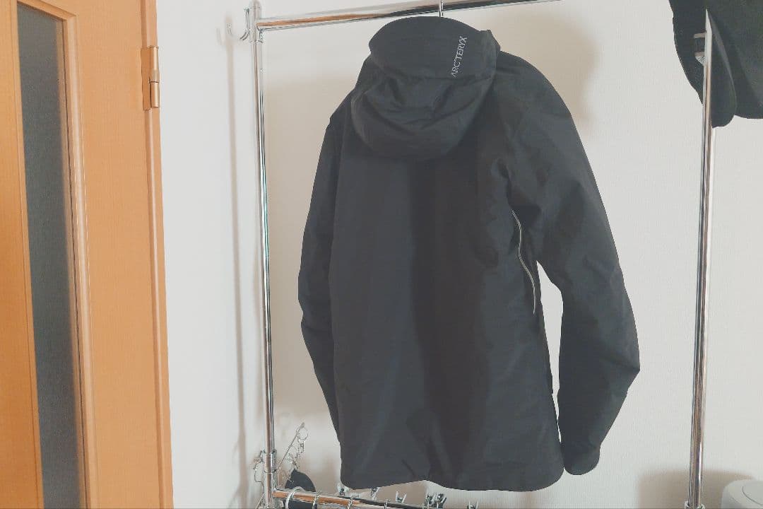 アークテリクス　ベータインサレーテッドジャケット　ブラック　Мサイズ