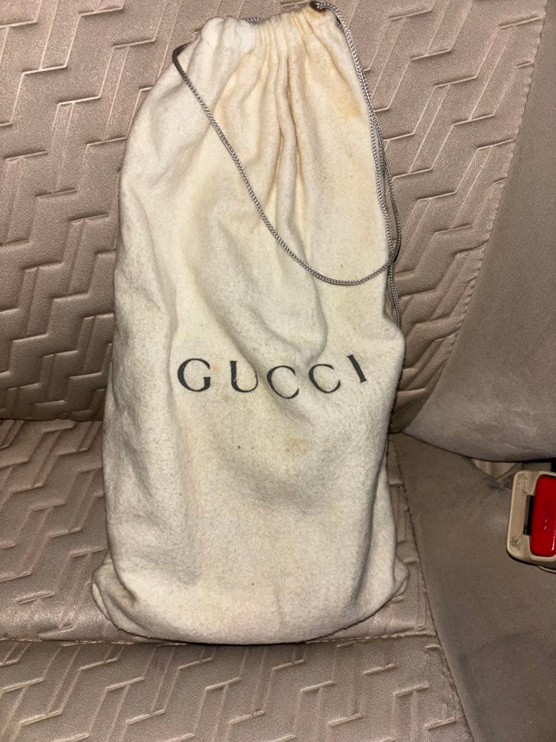 グッチ　ブラックレザーハンドバッグ