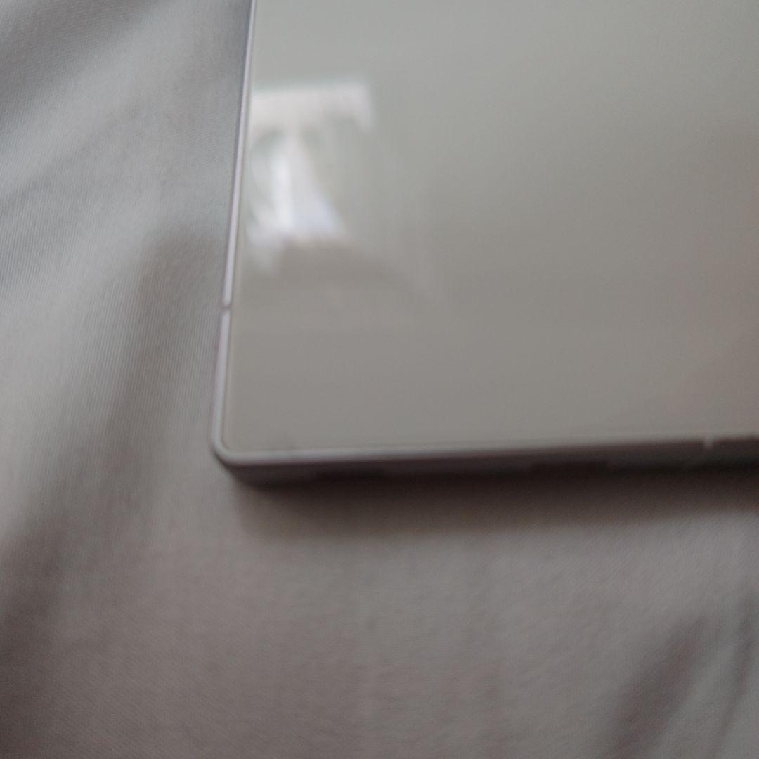 ジャンク扱い docomo製 SHARP AQUOS R9 白色