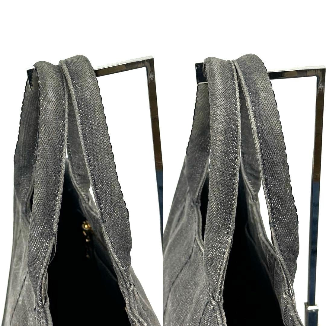 【美品】プラダ　カナパ　ハンドバッグ　三角ロゴ　ゴールド金具　デニム　グレー