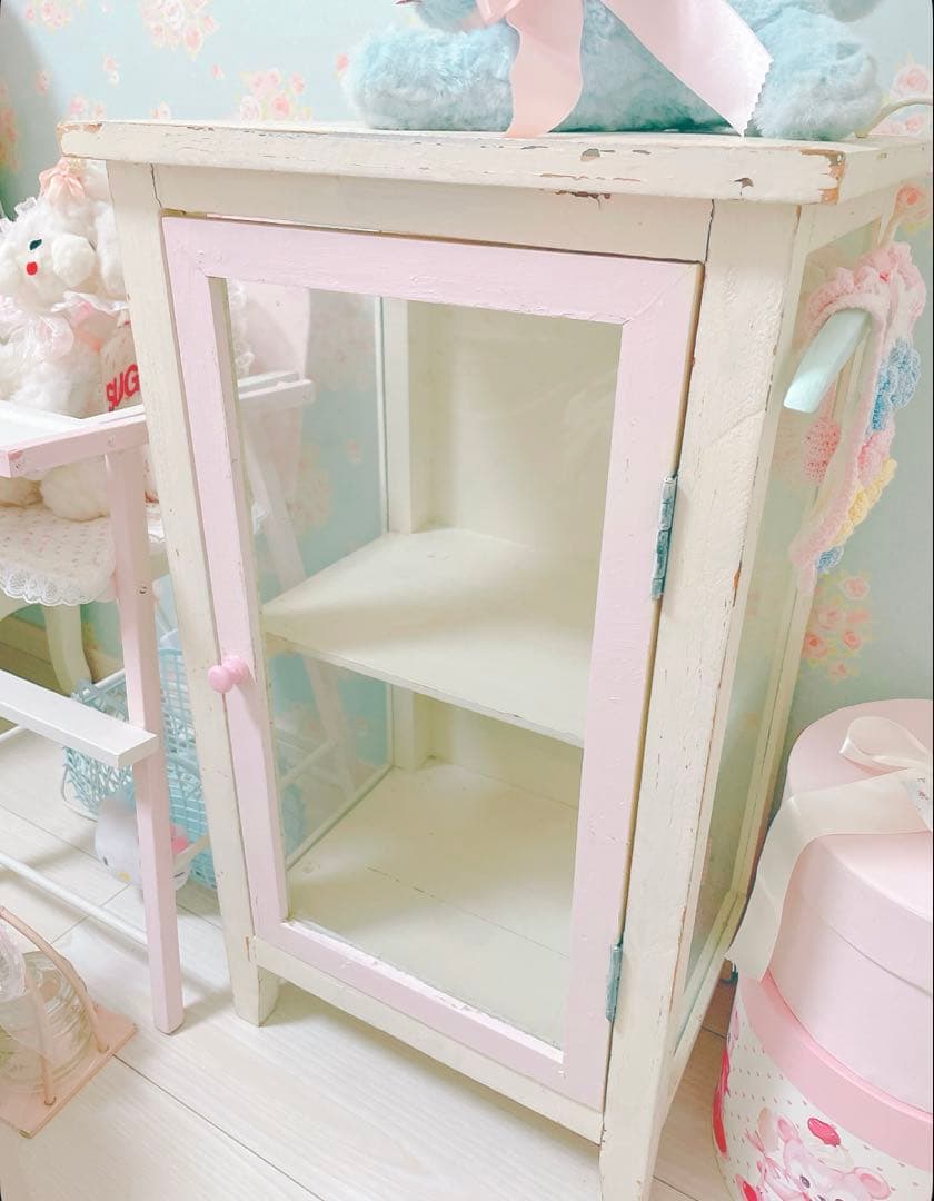 ヴィンテージ キャビネット ホワイト×ピンク