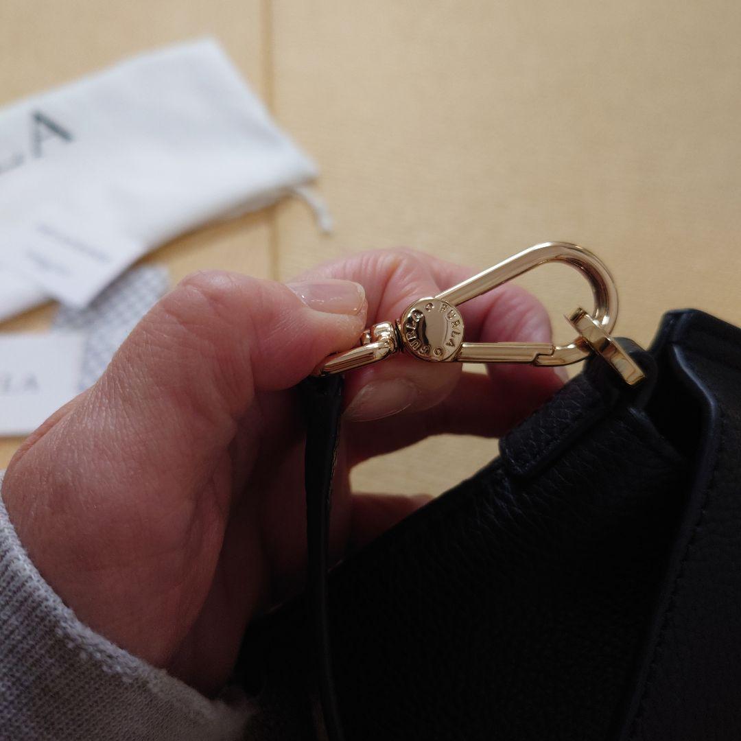 FURLA 黒 レザー ショルダーバッグ