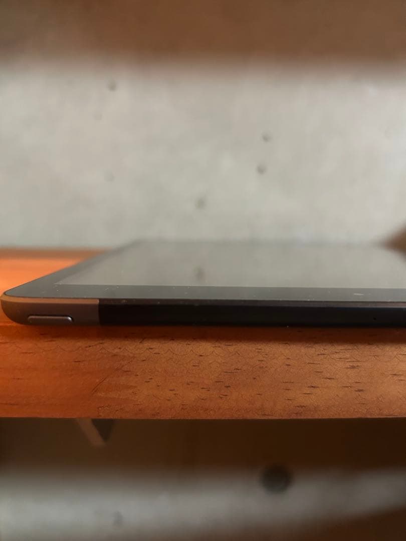 iPad 第8世代 32GB 本体 Wi-Fi+セルラー版