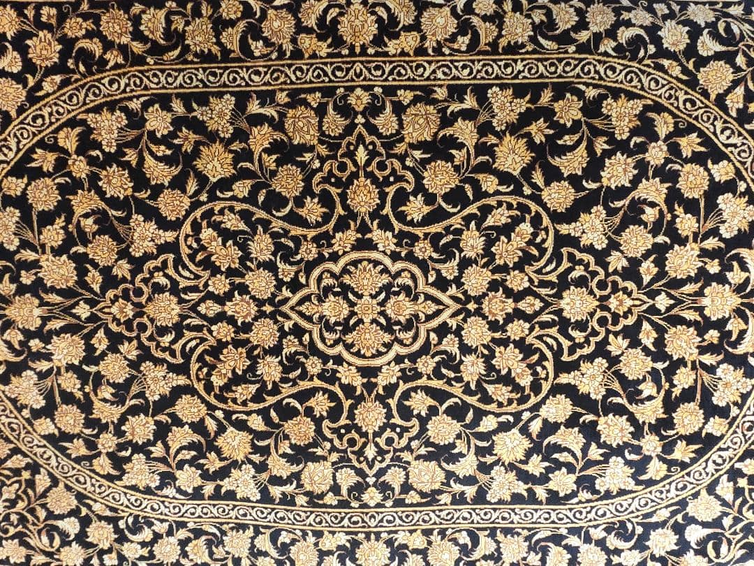 黒と金の花柄ペルシャ絨毯100%手織りシルク クム産サイズ:120cm×78xm