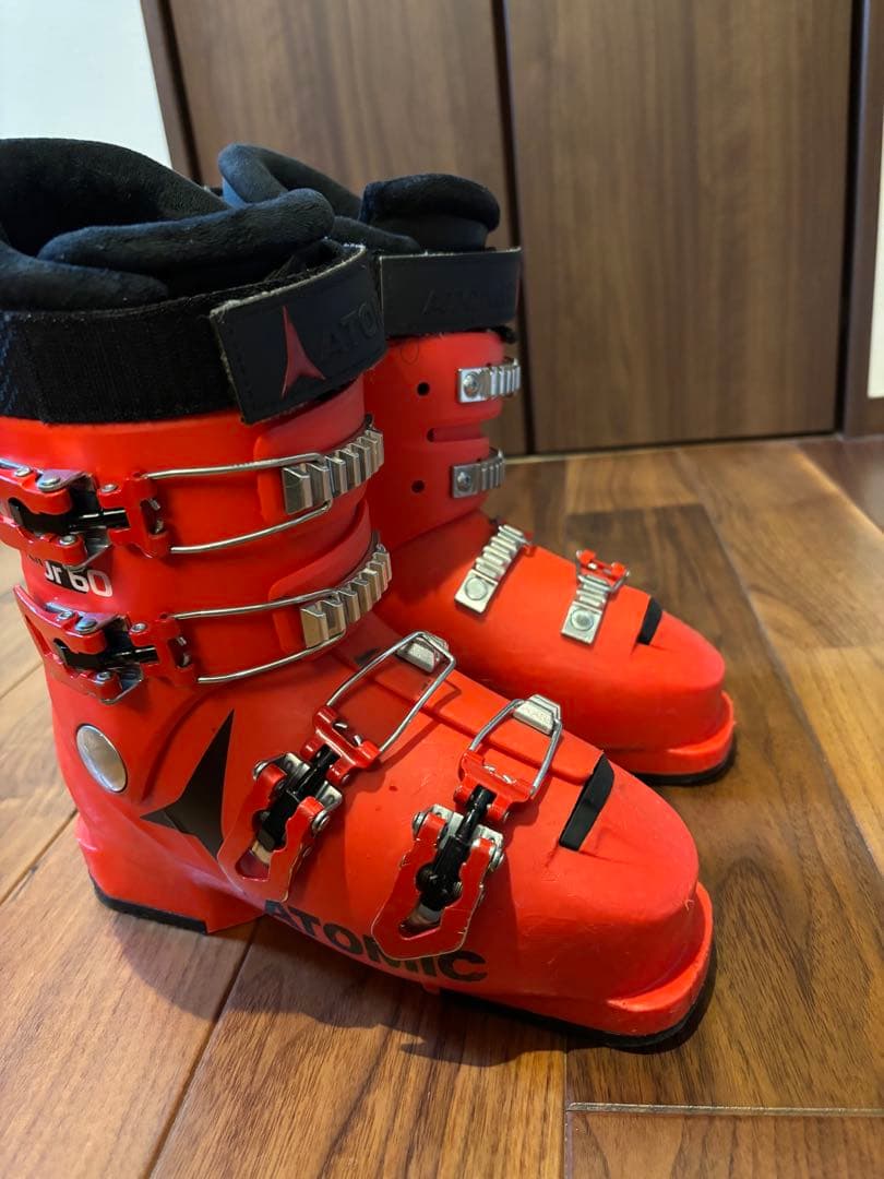 ATOMIC 子ども用スキーブーツ