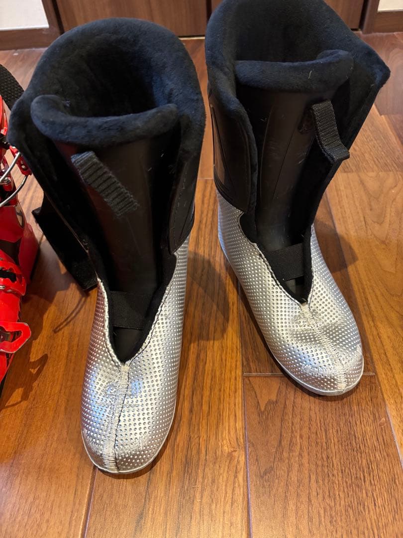 ATOMIC 子ども用スキーブーツ