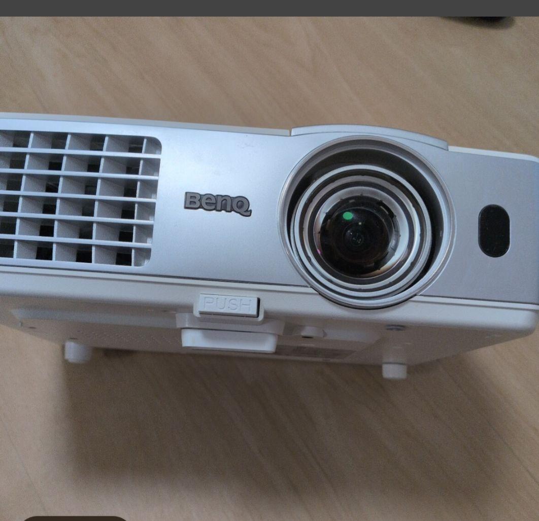 BenQ プロジェクター 本体　1080st