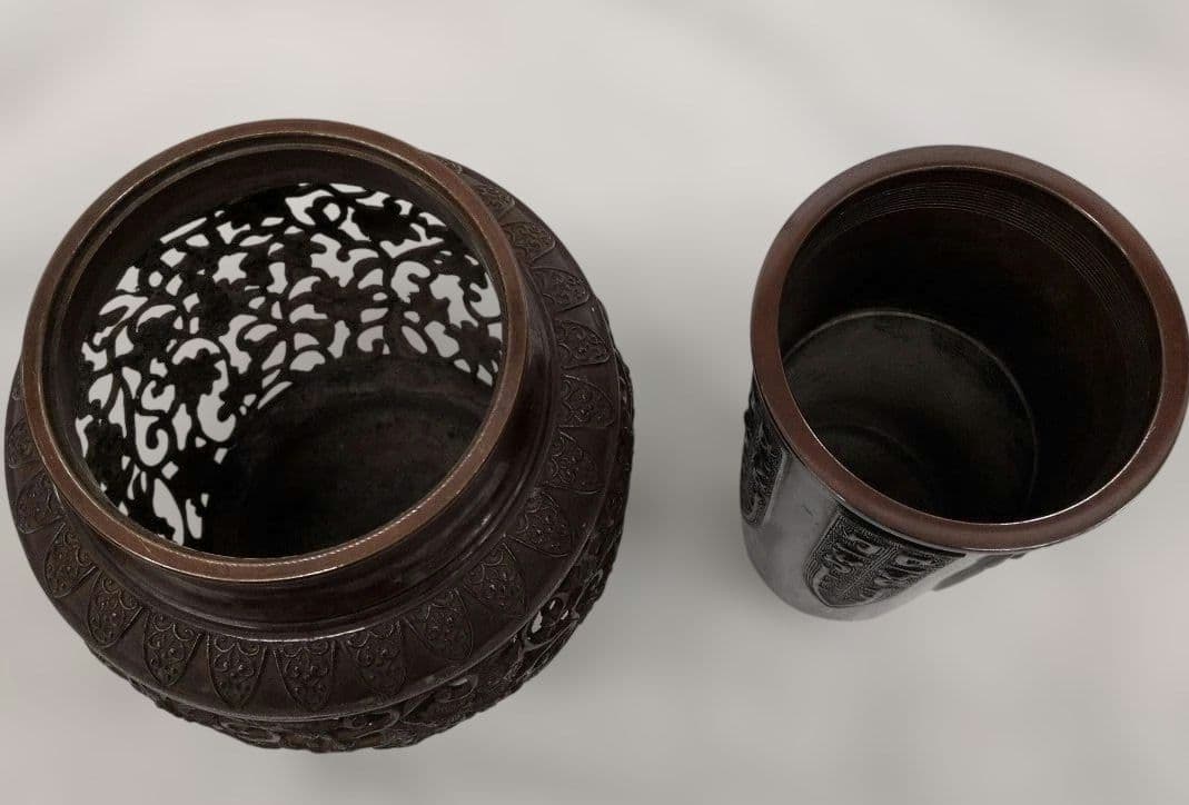 花銅器☆ 唐草透かし　薄端 焼型　唐銅　銅器　花生　薄端