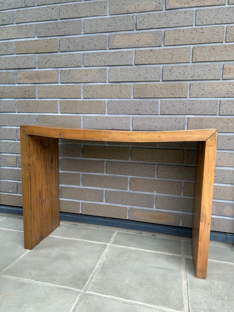 エントランスベンチ　玄関フロア靴脱ぎ椅子　手荷物一時置き　曲木コンソールテーブル