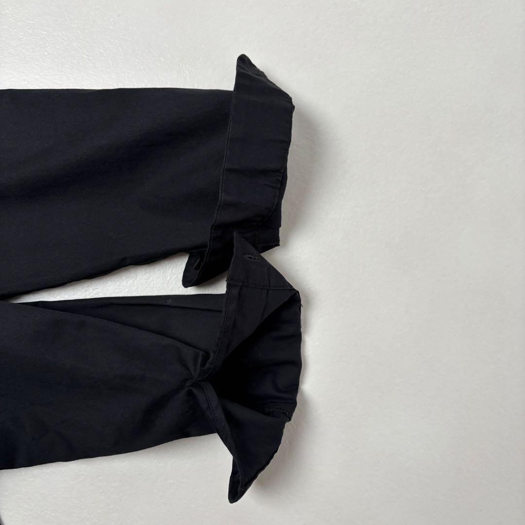 ツムグ　フロントタック裾プリーツコットンサテンブラウス 黒