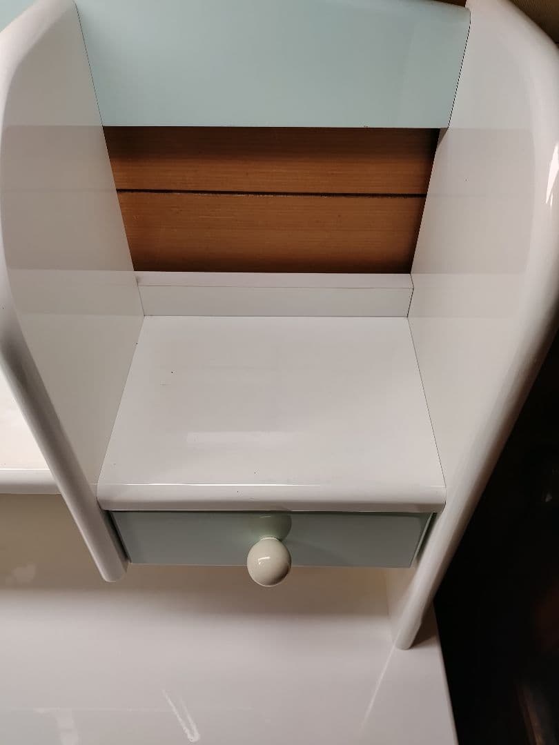 学習机　ライト付き本棚