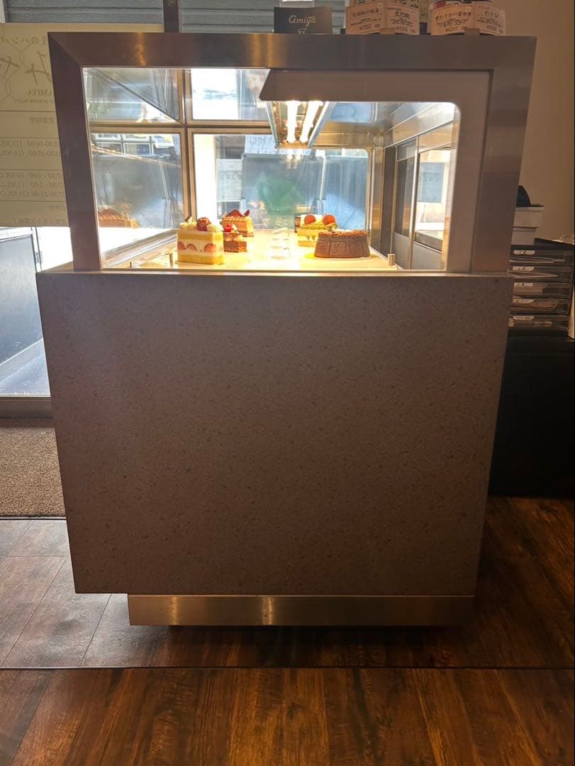 大和冷機工業　洋菓子用冷蔵ショーケース　 型式　CO-04SHOT-DB