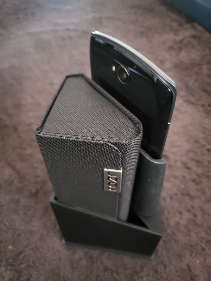 motorola razr 5g 1年使用　国内購入　基盤交換済