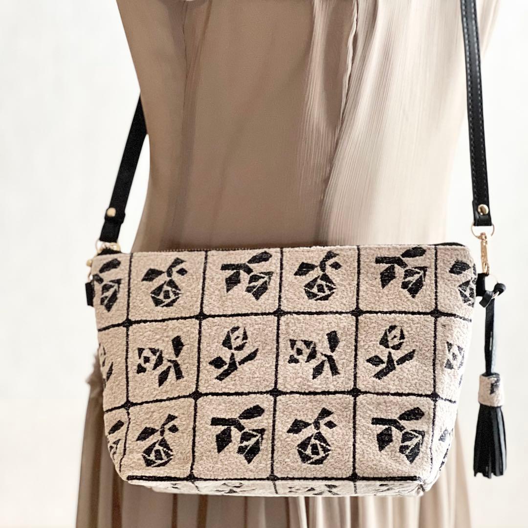 ミナペルホネン Lulu beigeショルダーバッグMB508-301