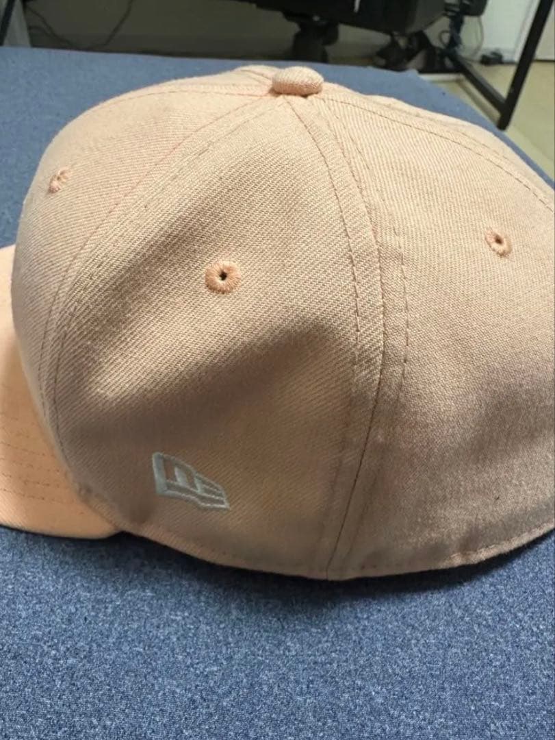 あ supreme NEWERA ピンクキャップ