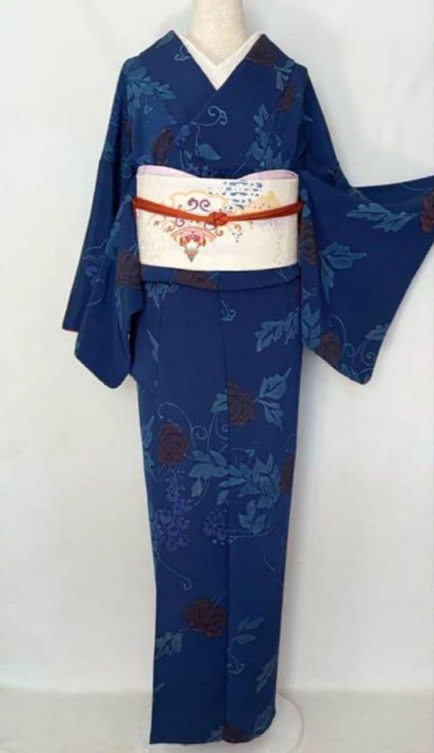 新春大特価　美品　着物単品　濃藍の小紋　身丈157cm　縮緬　夢二の世界